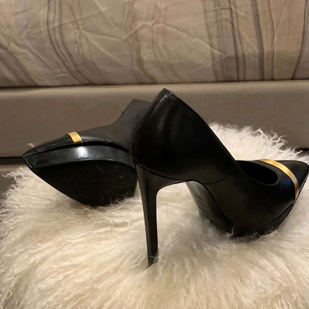 Yves Saint Laurent pumps, black with gold - Picture 2 of 2